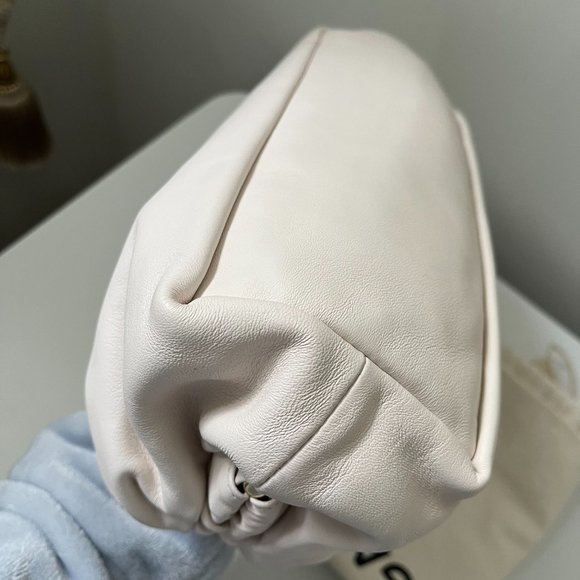 Mansur Gavriel Cloud Clutch, large size in light beige colour (NWOT) - Picture 10 of 16